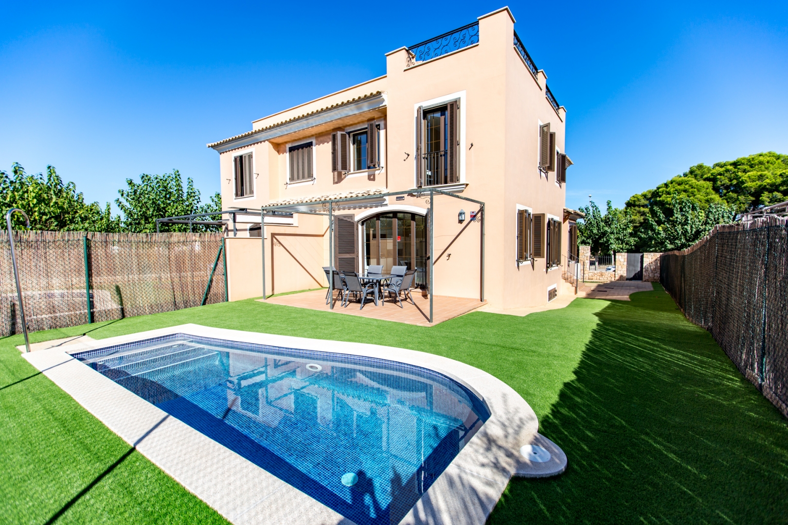 Adosado con piscina privada en Puig de Ros