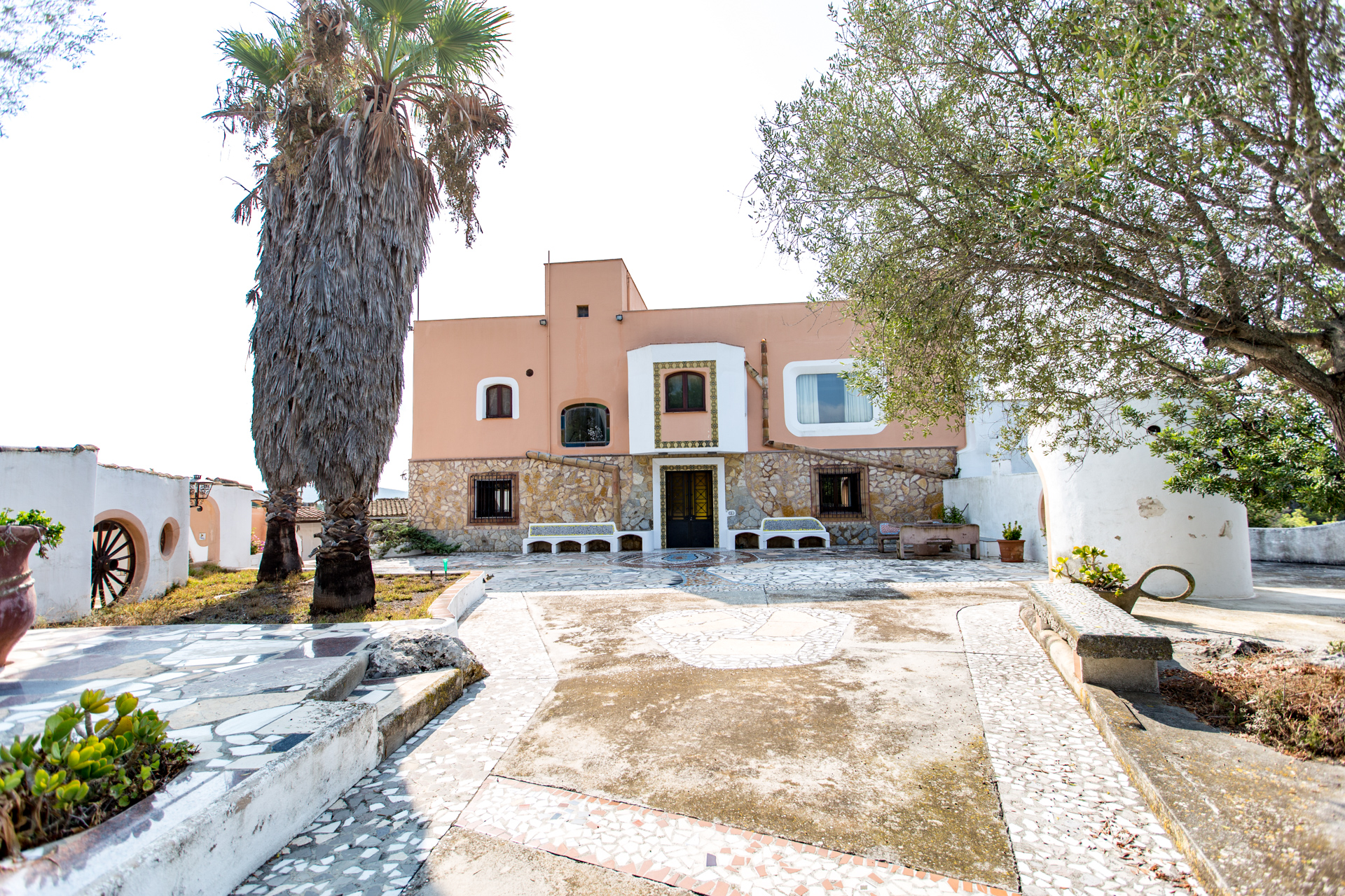 Large finca with total privacy in Santa Maria