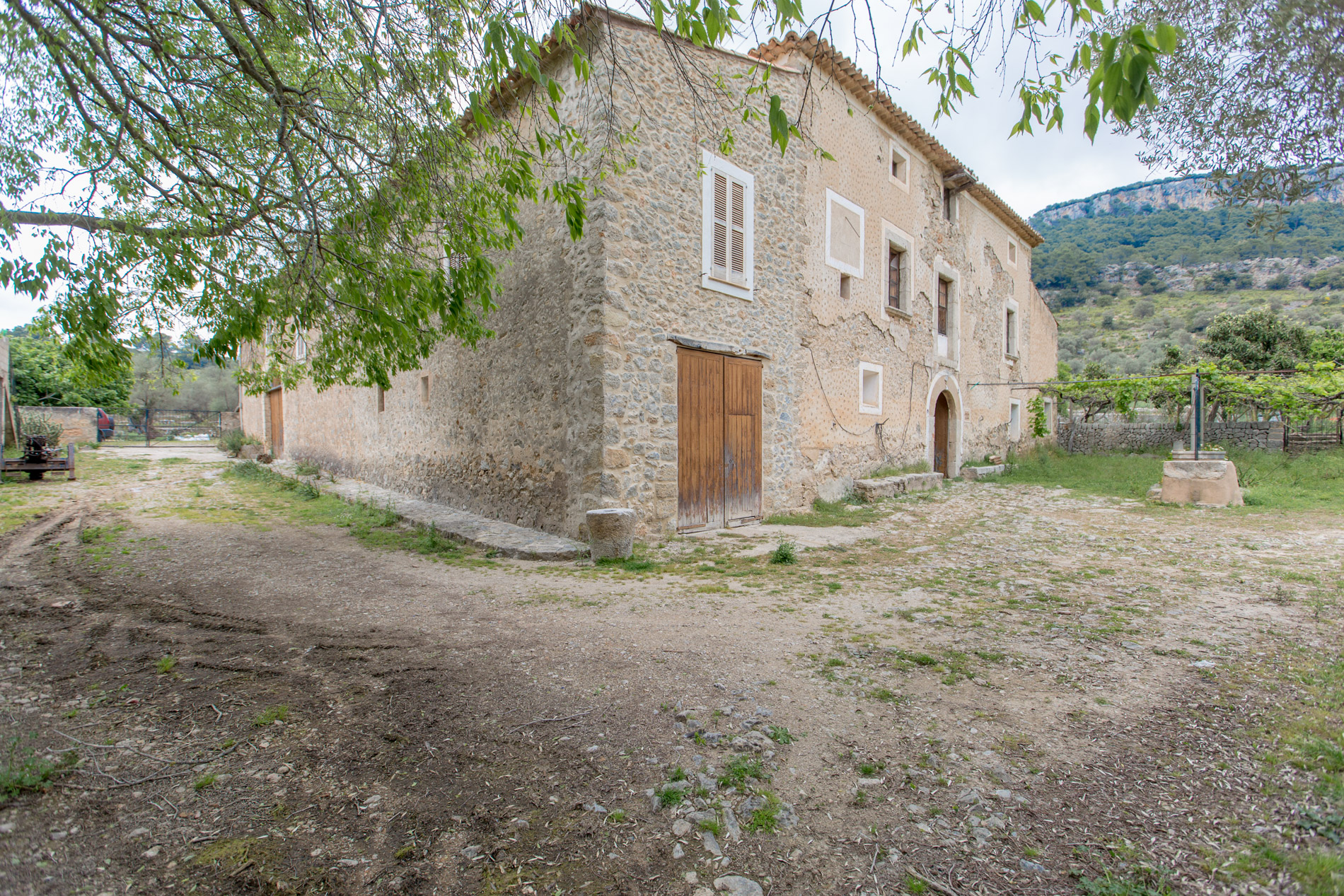 Manorial property with views over the valley in Puigpunyent