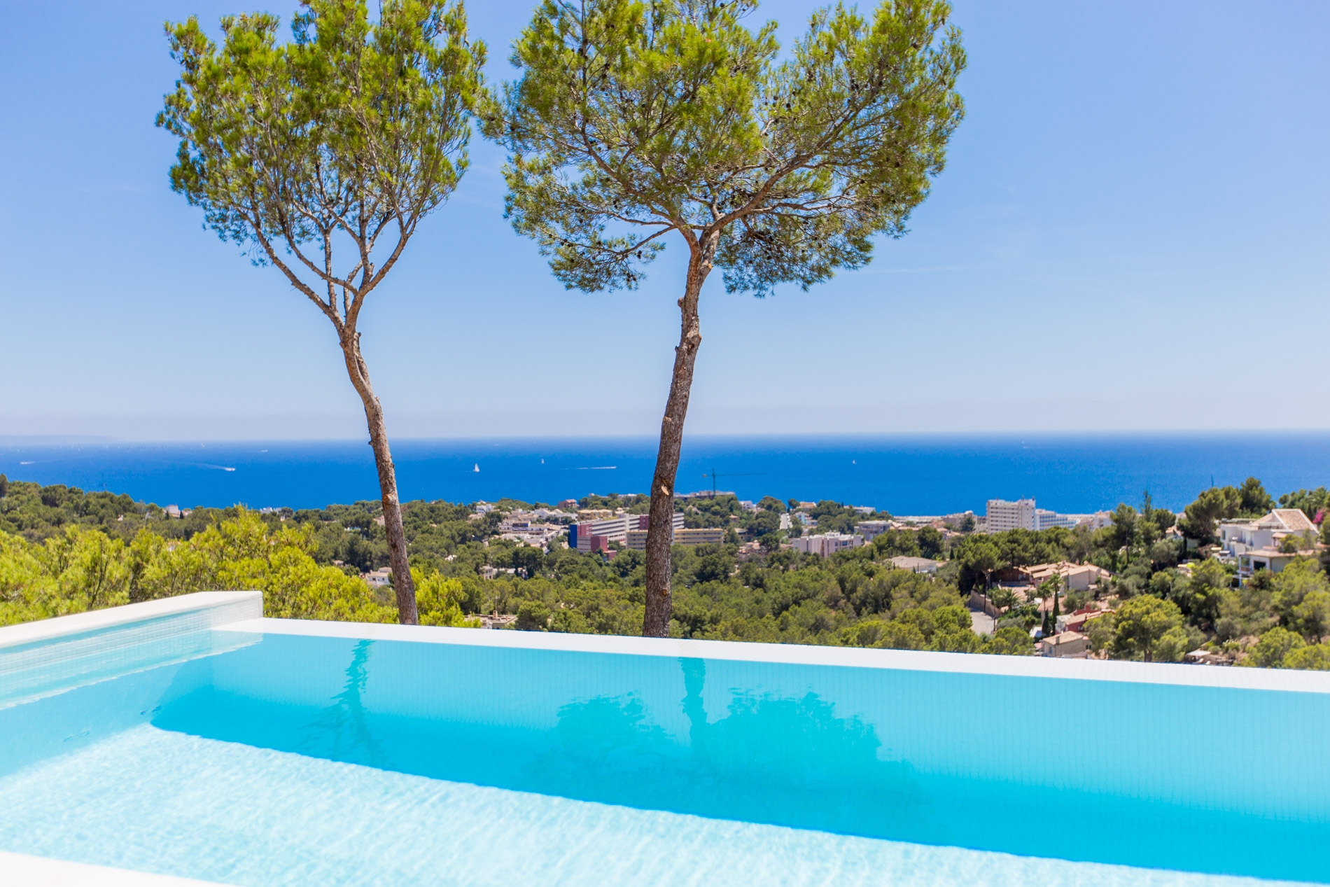 Villa de estilo moderno con vistas al mar en Costa d'en Blanes