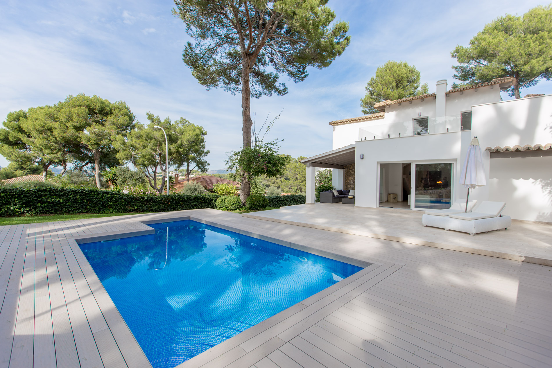 Bonita casa reformada con licencia de alquiler vacacional con ligeras vistas al mar en Santa Ponsa