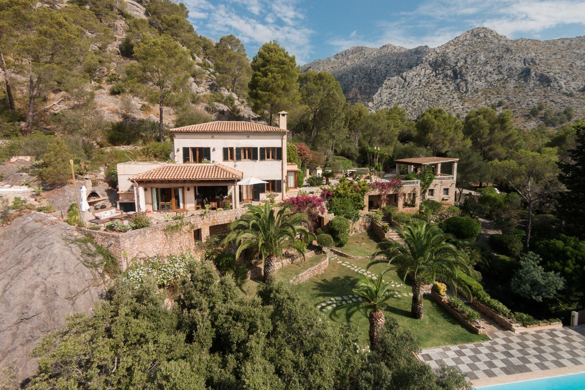 Finca en Pollensa con espectaculares vistas a las montañas, 4 edificios