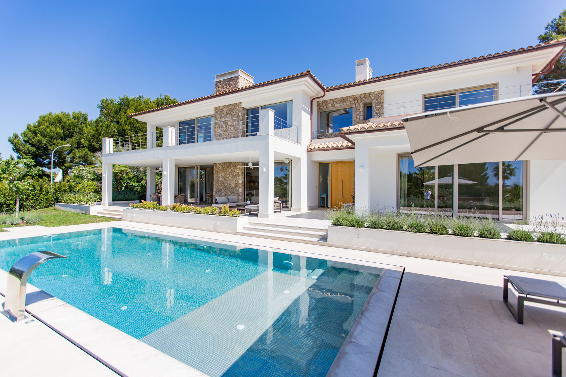 Villa ideal para familias con excelentes acabados en una zona tranquila de Santa Ponsa