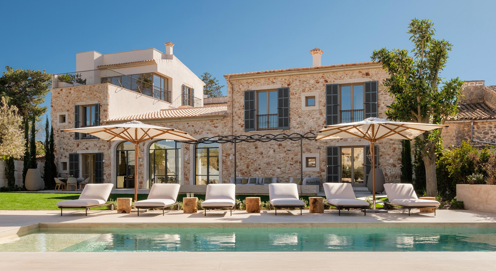 A spectacular newly built finca in the heart of Santanyi