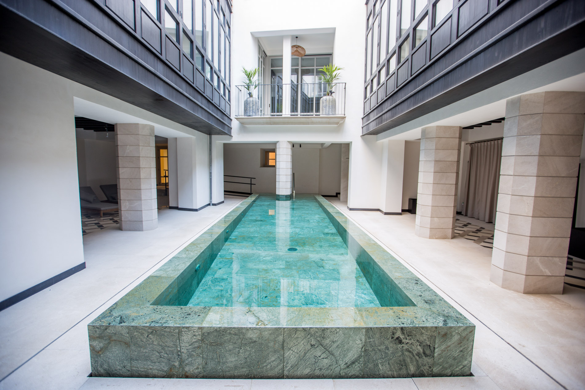 Atico de diseño a estrenar en el corazón del casco antiguo de Palma