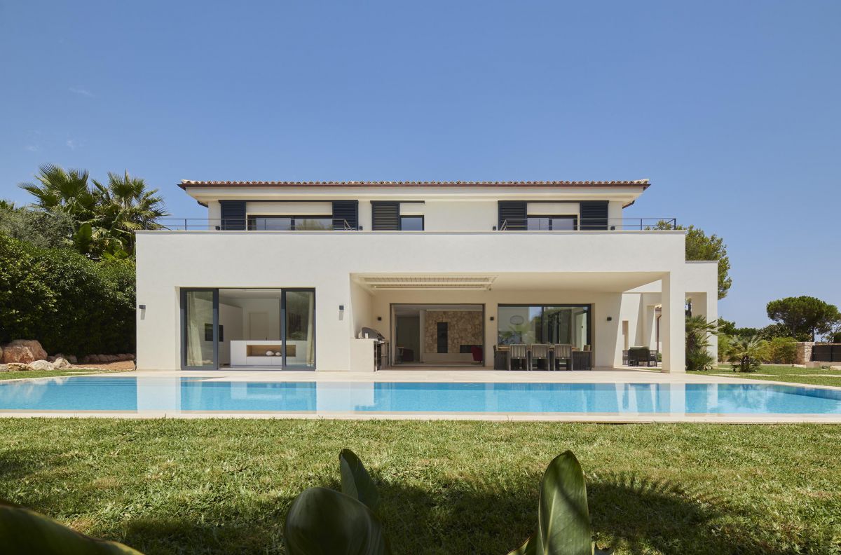 Newly built and spacious villa in Santa Ponsa