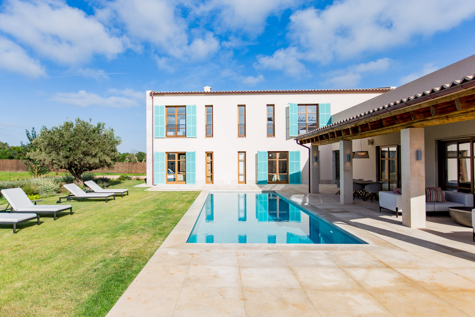 Spectacular newly built rustic finca in Santanyi