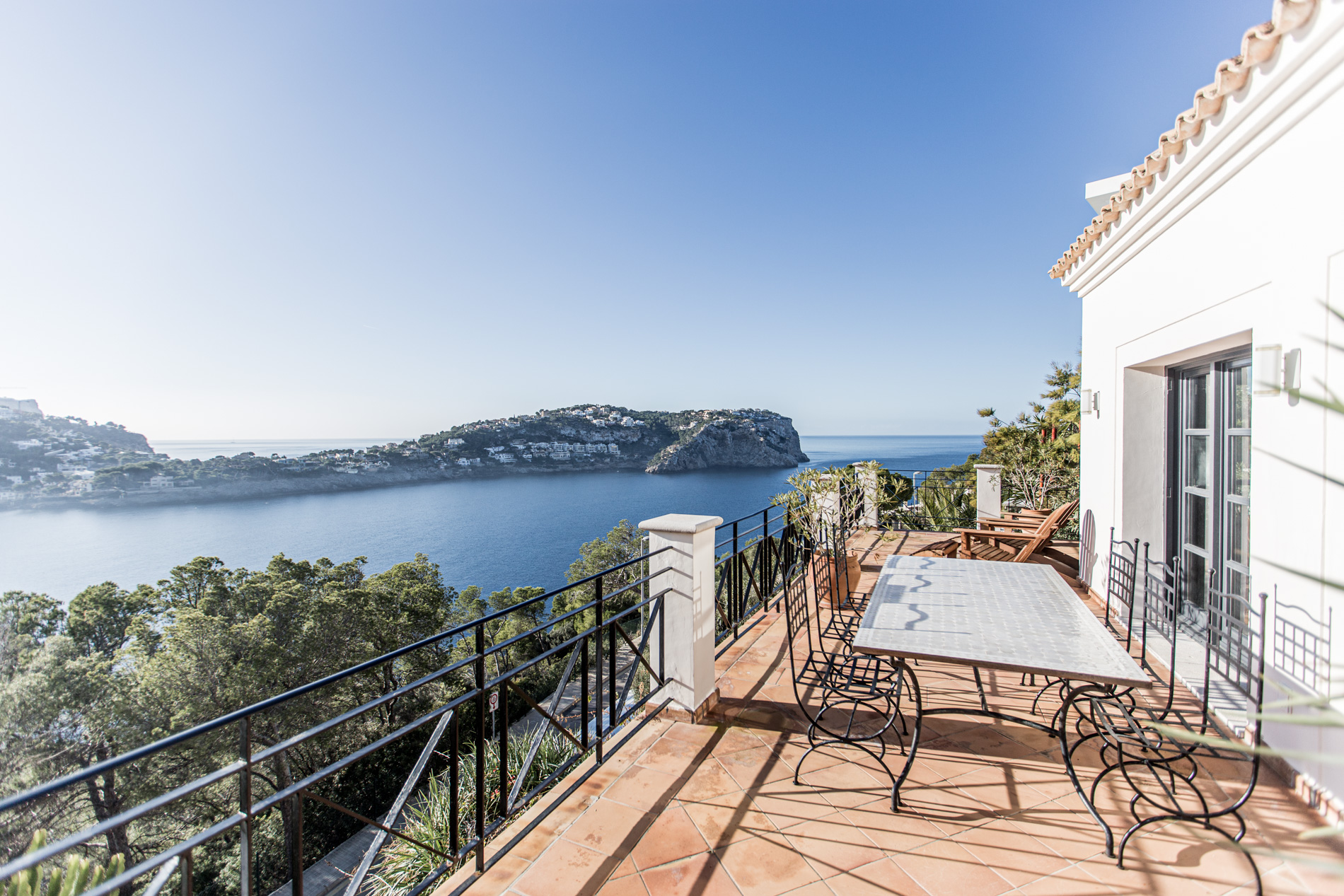 Exclusiva villa con vistas panorámicas al mar en Puerto Andratx