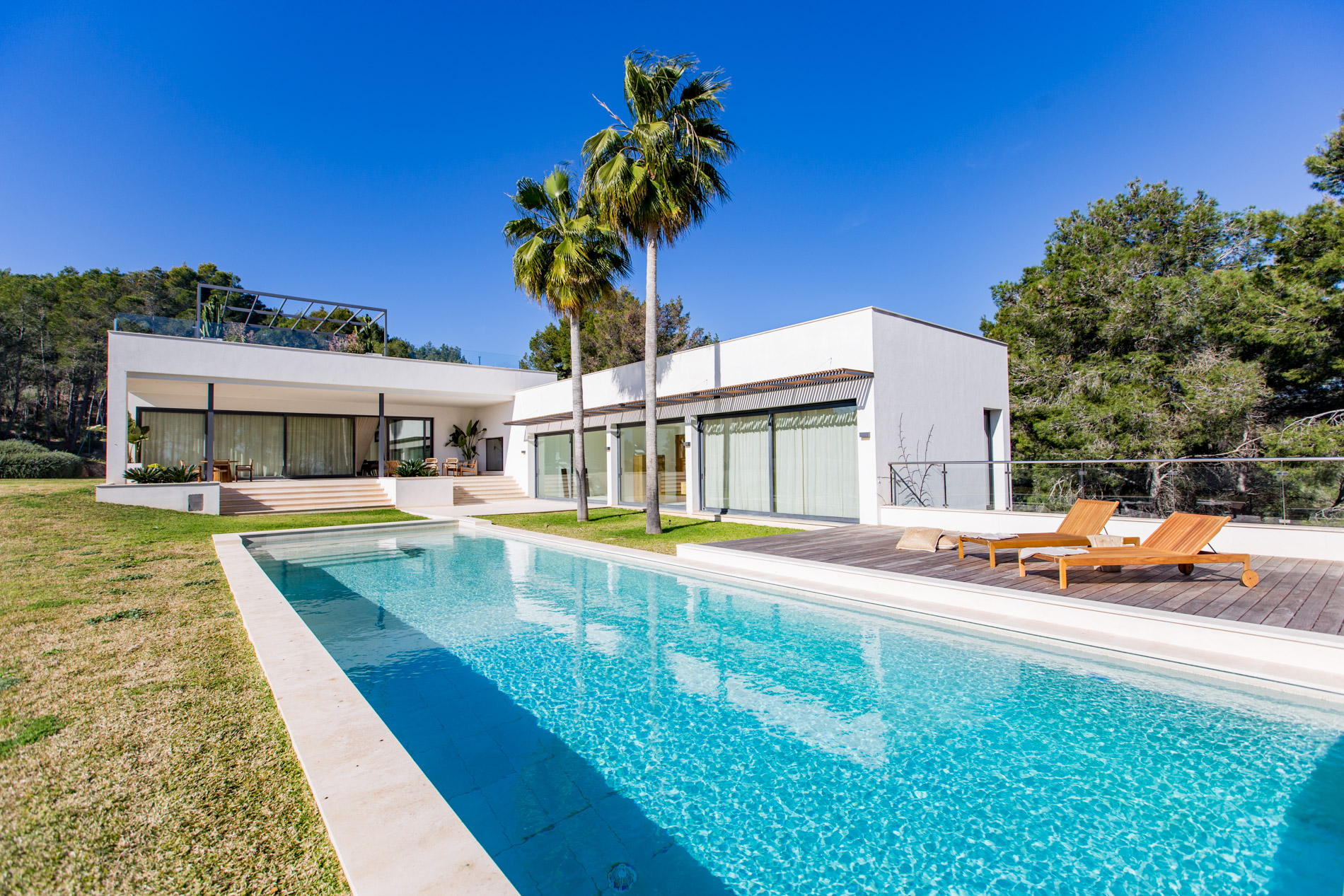 Villa única con mucha privacidad y vistas a la bahia de Palma en Son Vida