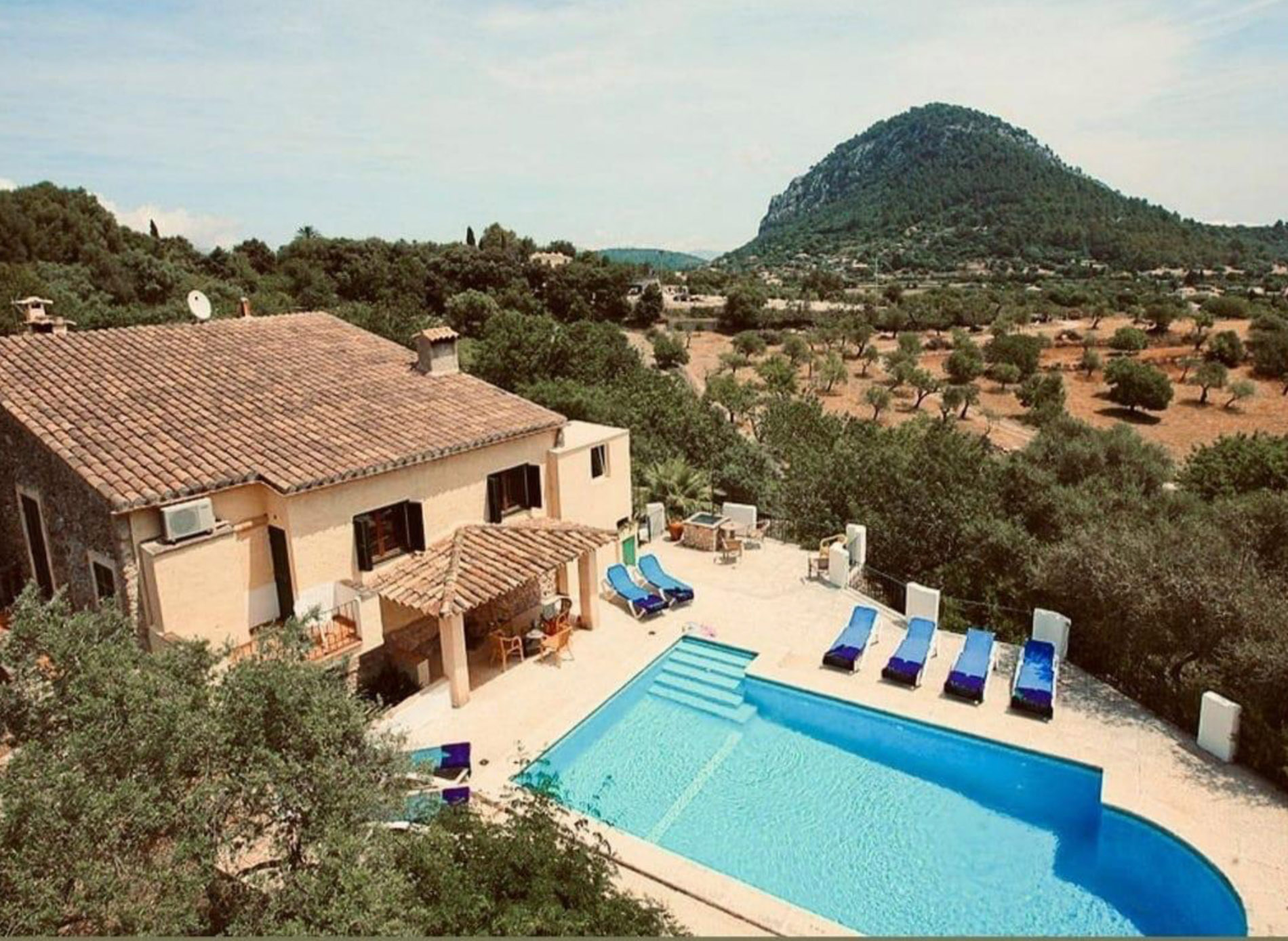 Encantadora finca de estilo mediterráneo, con una licencia de alquiler vacacional, en Pollensa