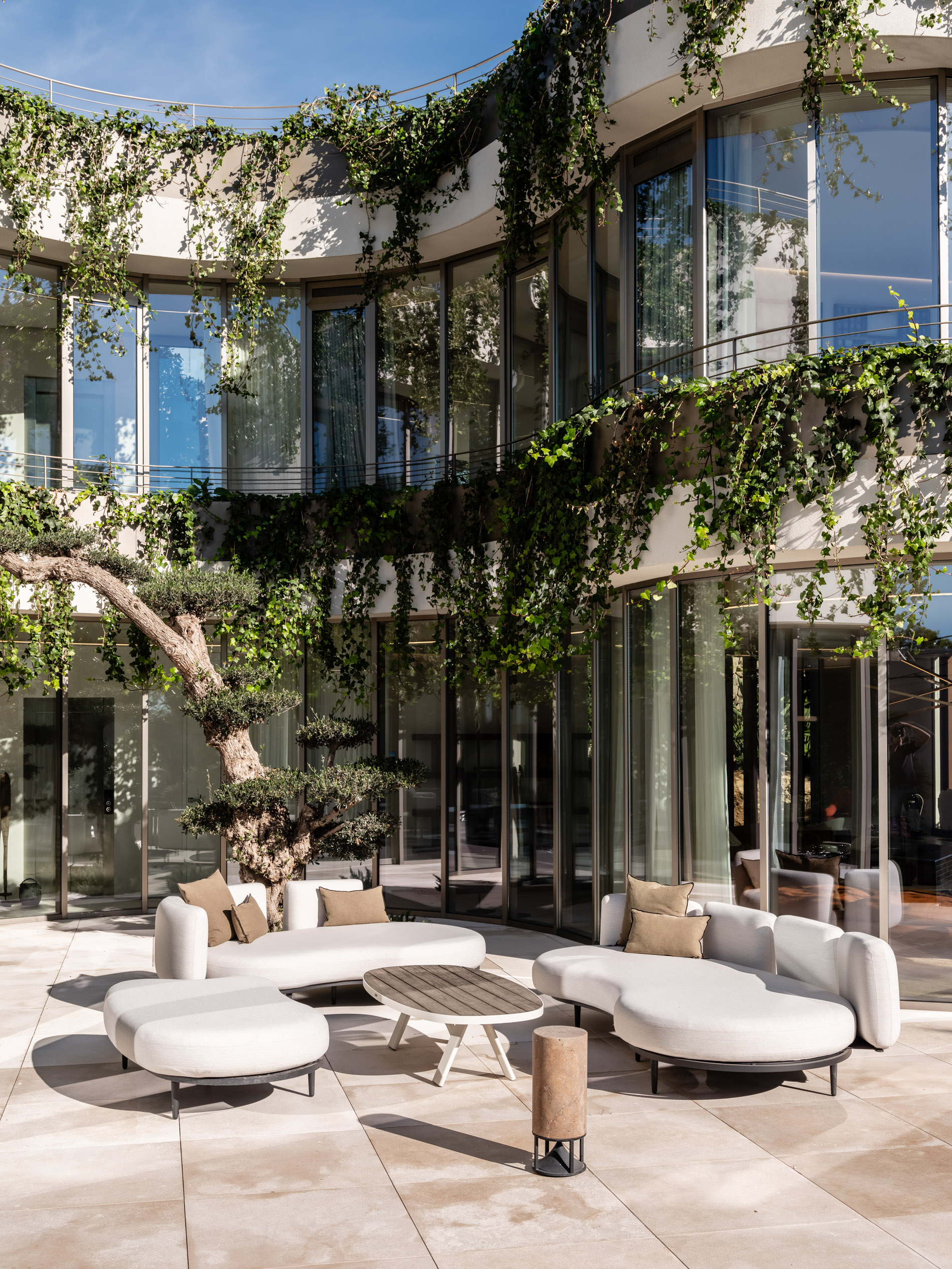 Un refugio de vanguardia y serenidad en Bendinat