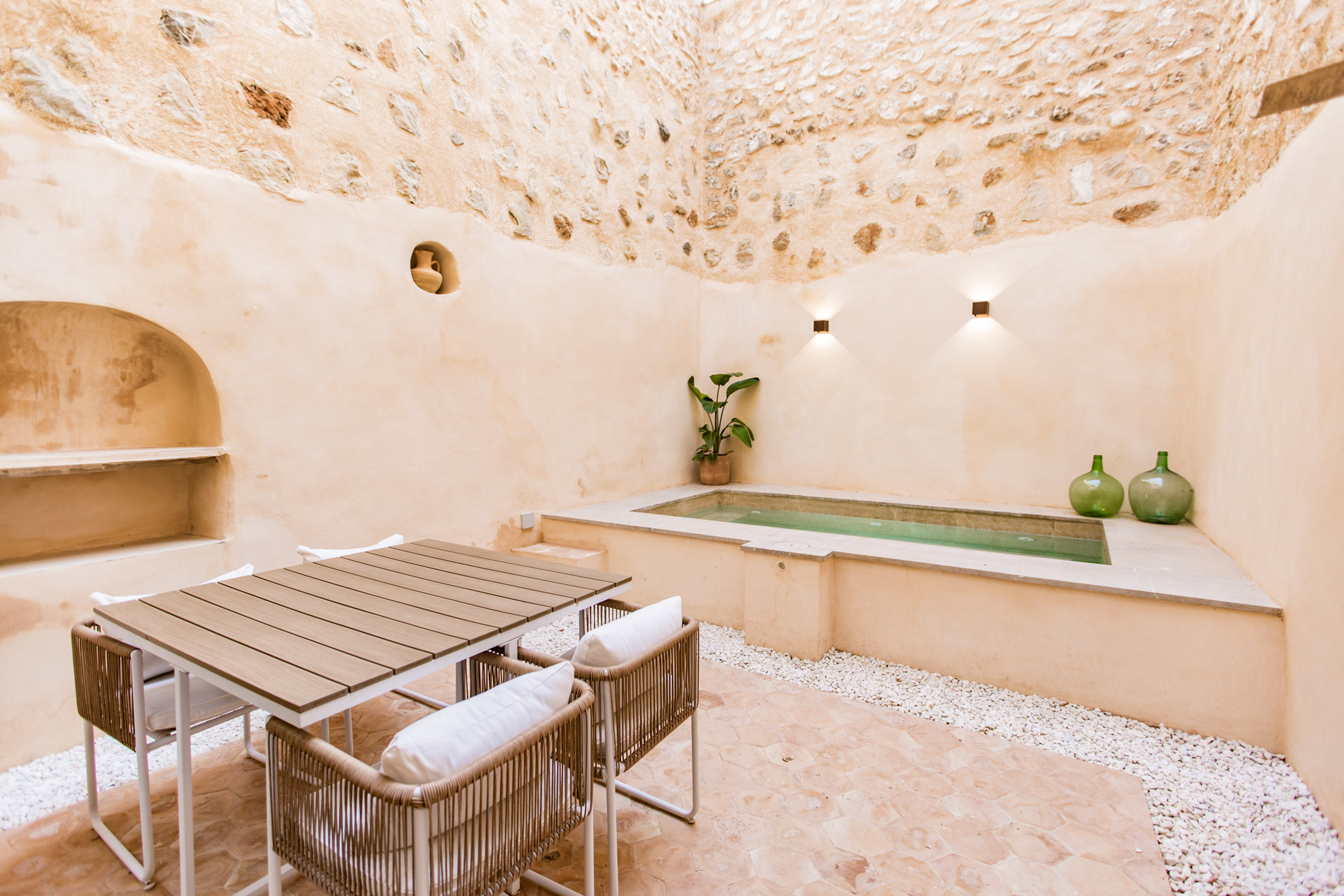 Casa de pueblo reformado con piscina en el centro de Alaró