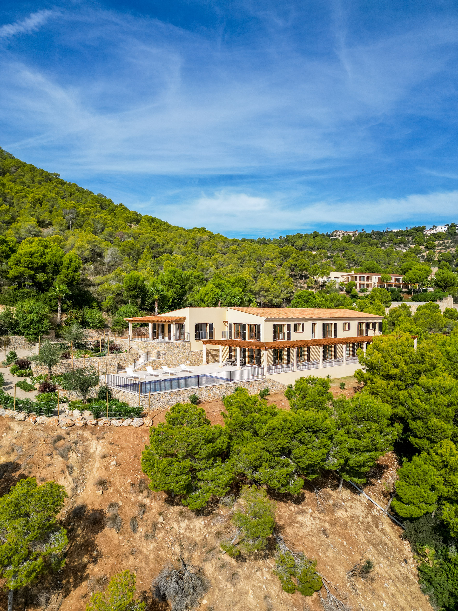 Finca rústica totalmente privada, a pocos minutos del cosmopolita Puerto de Andratx.