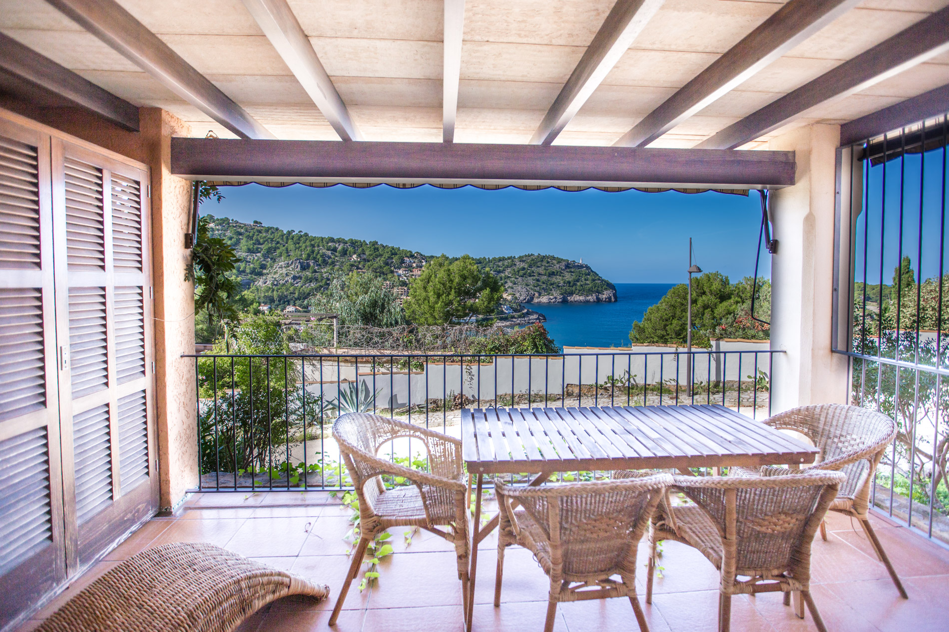 Apartamento de estilo mediterráneo con vistas al mar en Soller
