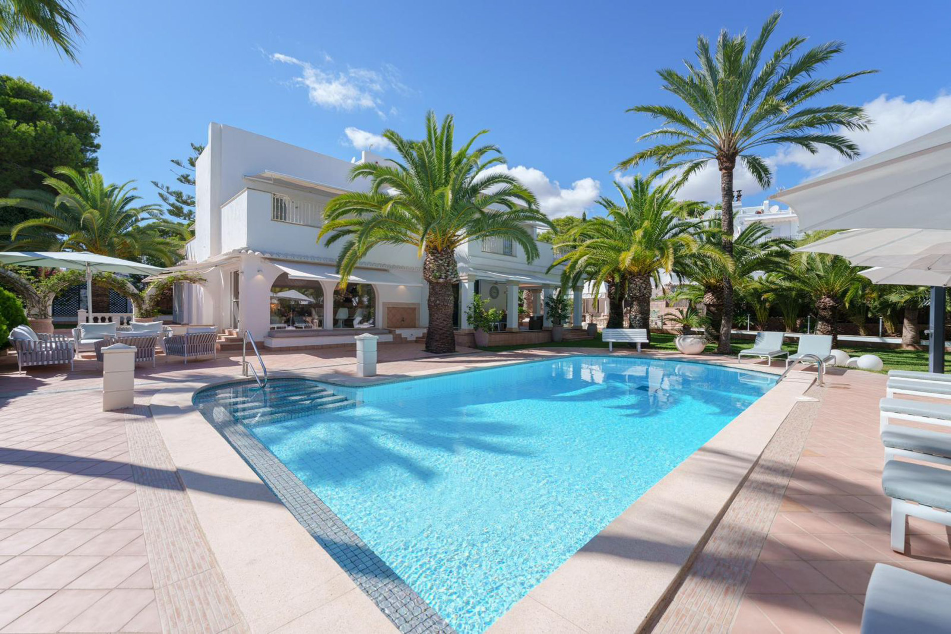Villa mediterránea, a poca distancia de la playa, en Cala d'Or