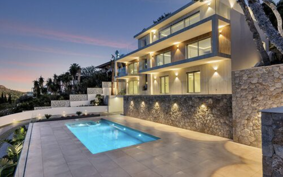 Villa en Nova Santa Ponsa con impresionantes vistas al mar