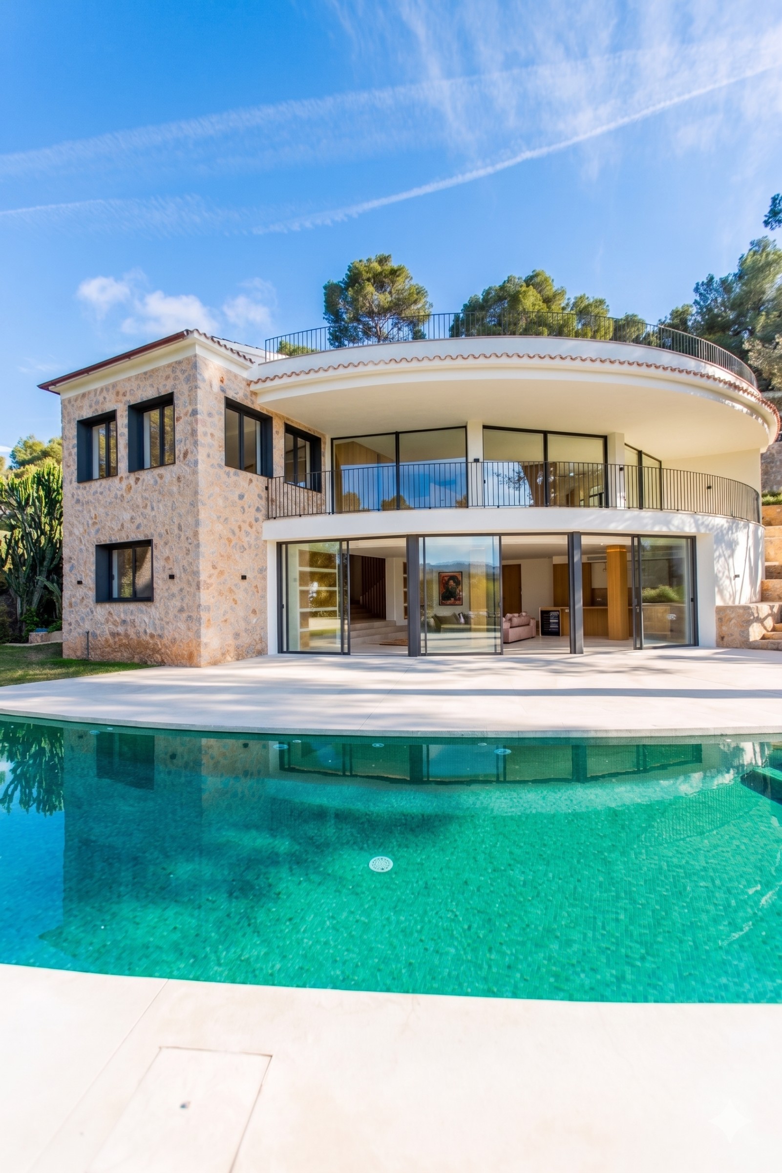 Contemporary villa in Santa Ponsa, close to the sea
